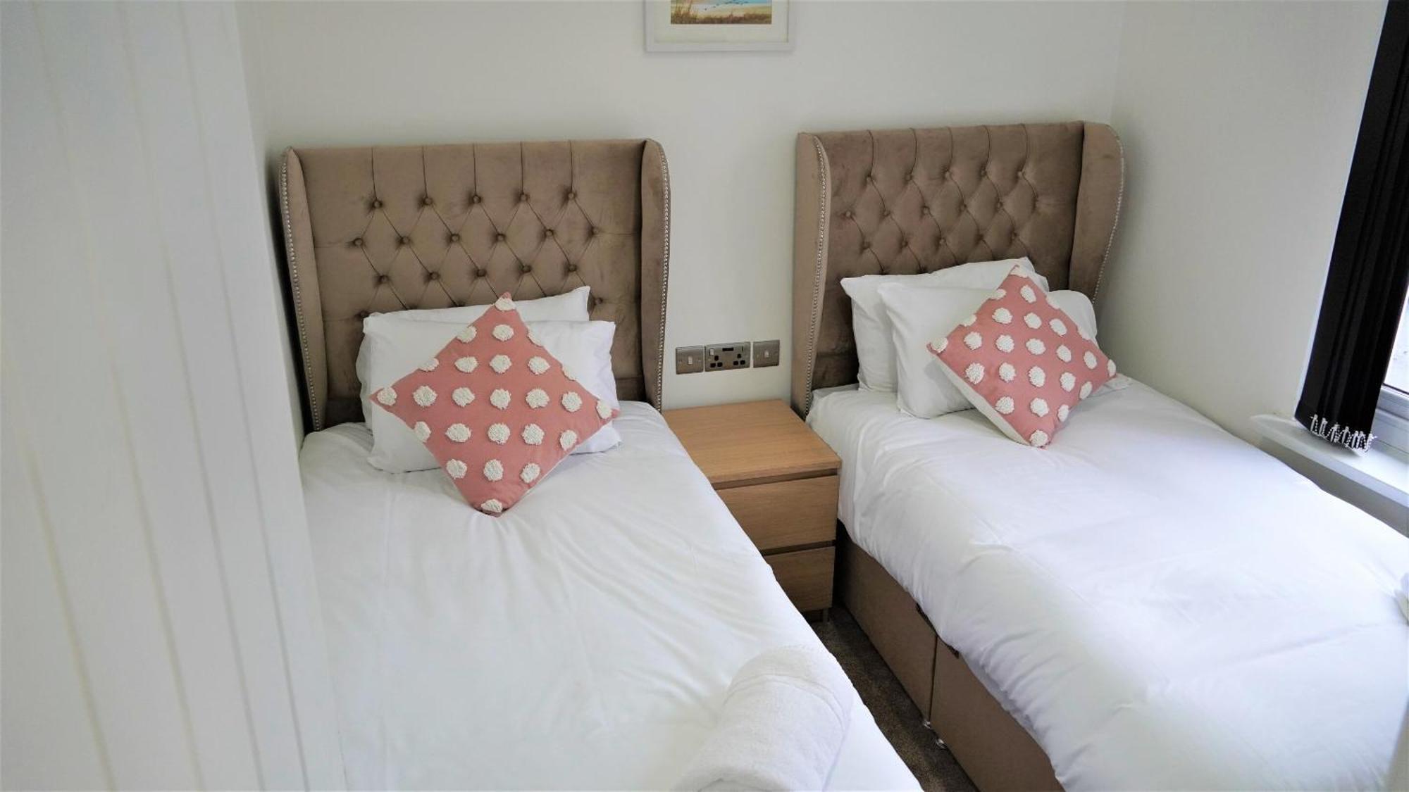 Cowper Townhouse Apartment Лийдс Екстериор снимка