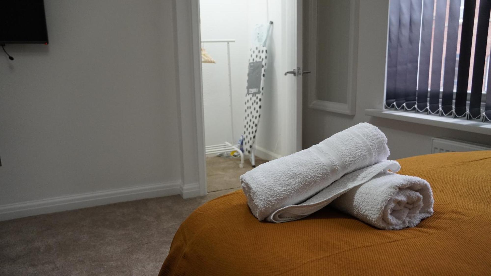 Cowper Townhouse Apartment Лийдс Екстериор снимка