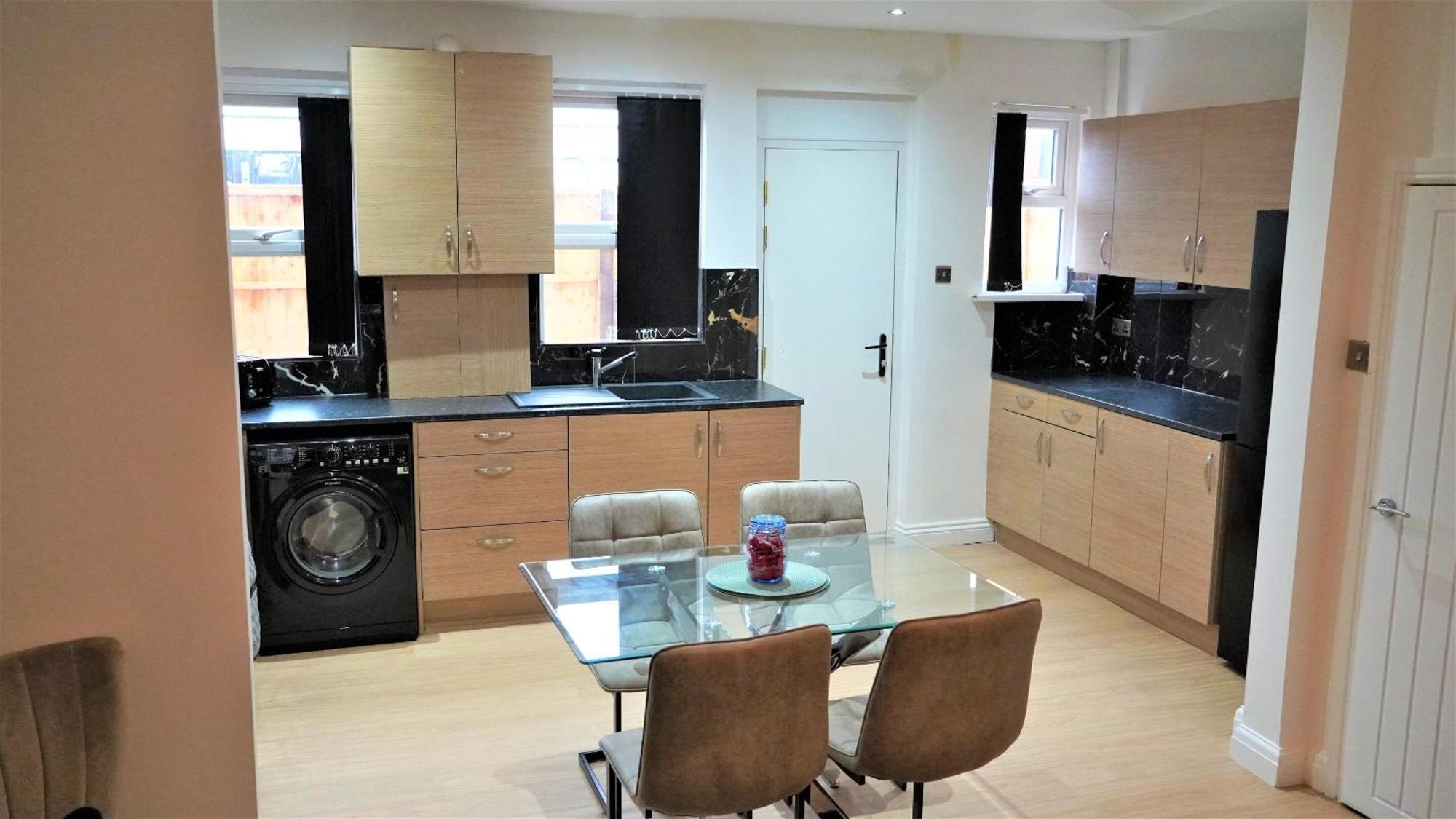 Cowper Townhouse Apartment Лийдс Екстериор снимка